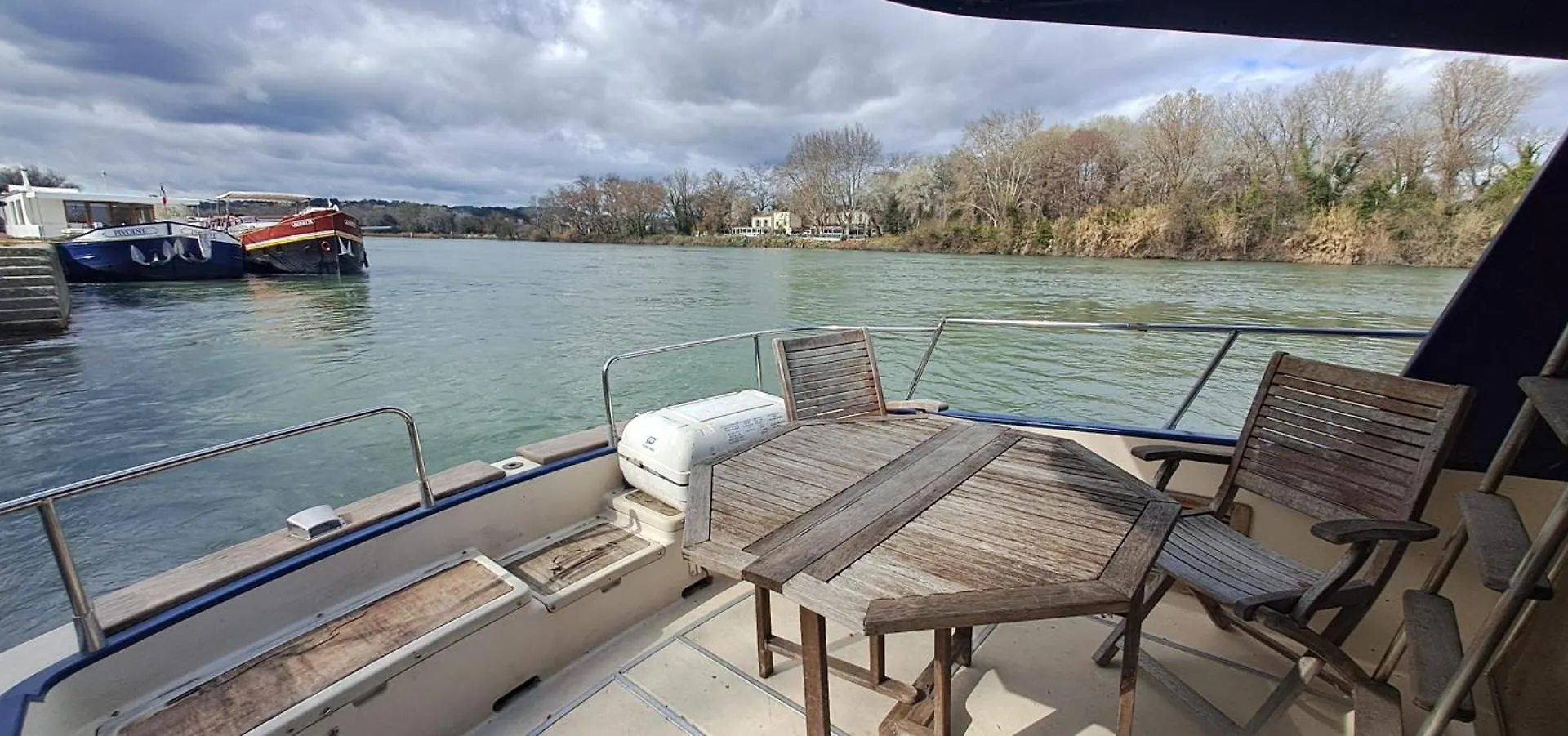 Botel Hebergement Bateau A Quai Hotel Avignon